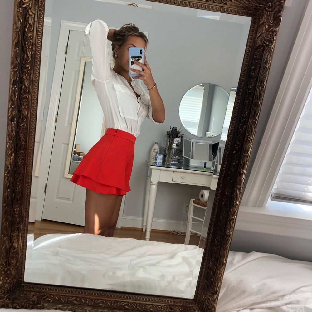 ZARA Ruffle Shorts - Picture 2 of 3